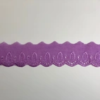 Färgad bomullsbrodyr Lila bunt 13,5 m