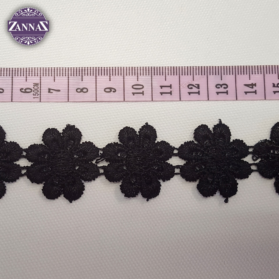 Spets - Svarta blommor