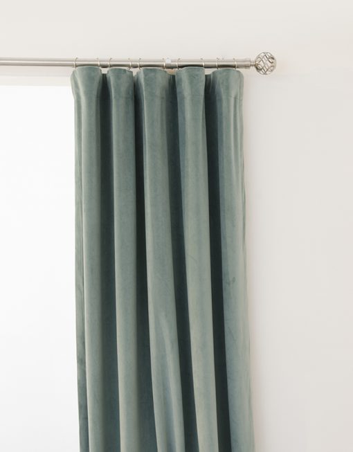 Velvet curtain Ljuva, dull green