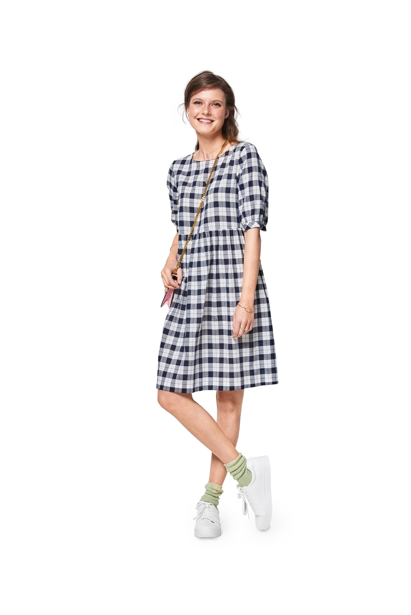 6401. Burda Dam -WOMEN'S SWING DRESS WITH SLEEVE VARIATIONS