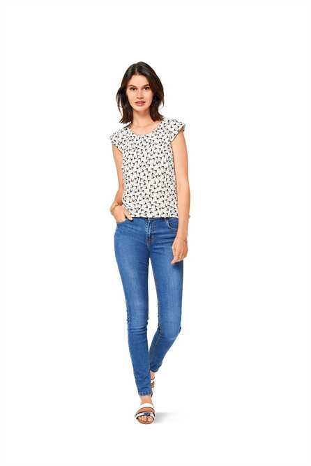 6501. Burda Dam - WOMEN'S' TOP WITH FLOUNCE