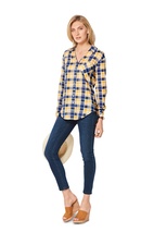 6326. Burda Dam -  BURDA STYLE PATTERN MISSES' SHIRT WITH V NECK