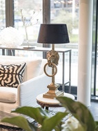 Lion - Bordslampa antik Silver