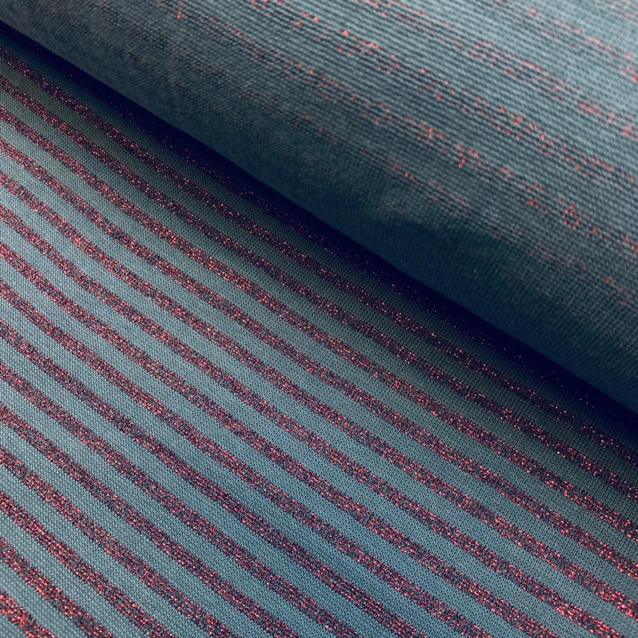 Muddväv, randig -Grå / rött glitter