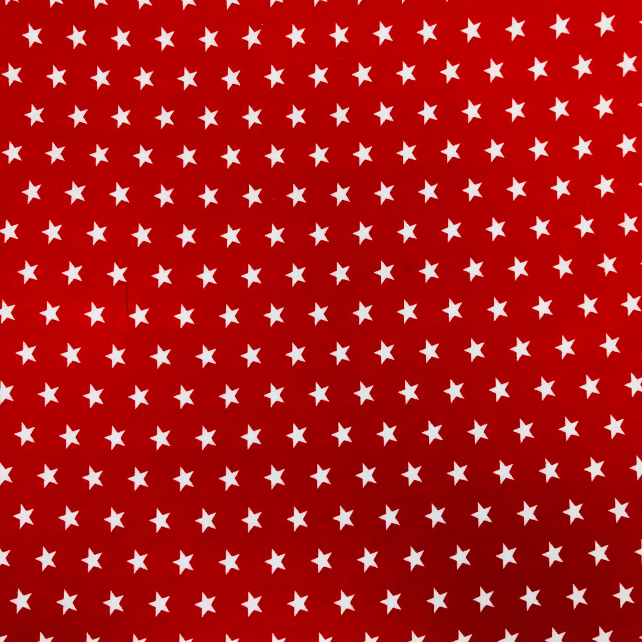 Röd med vita stjärnor
