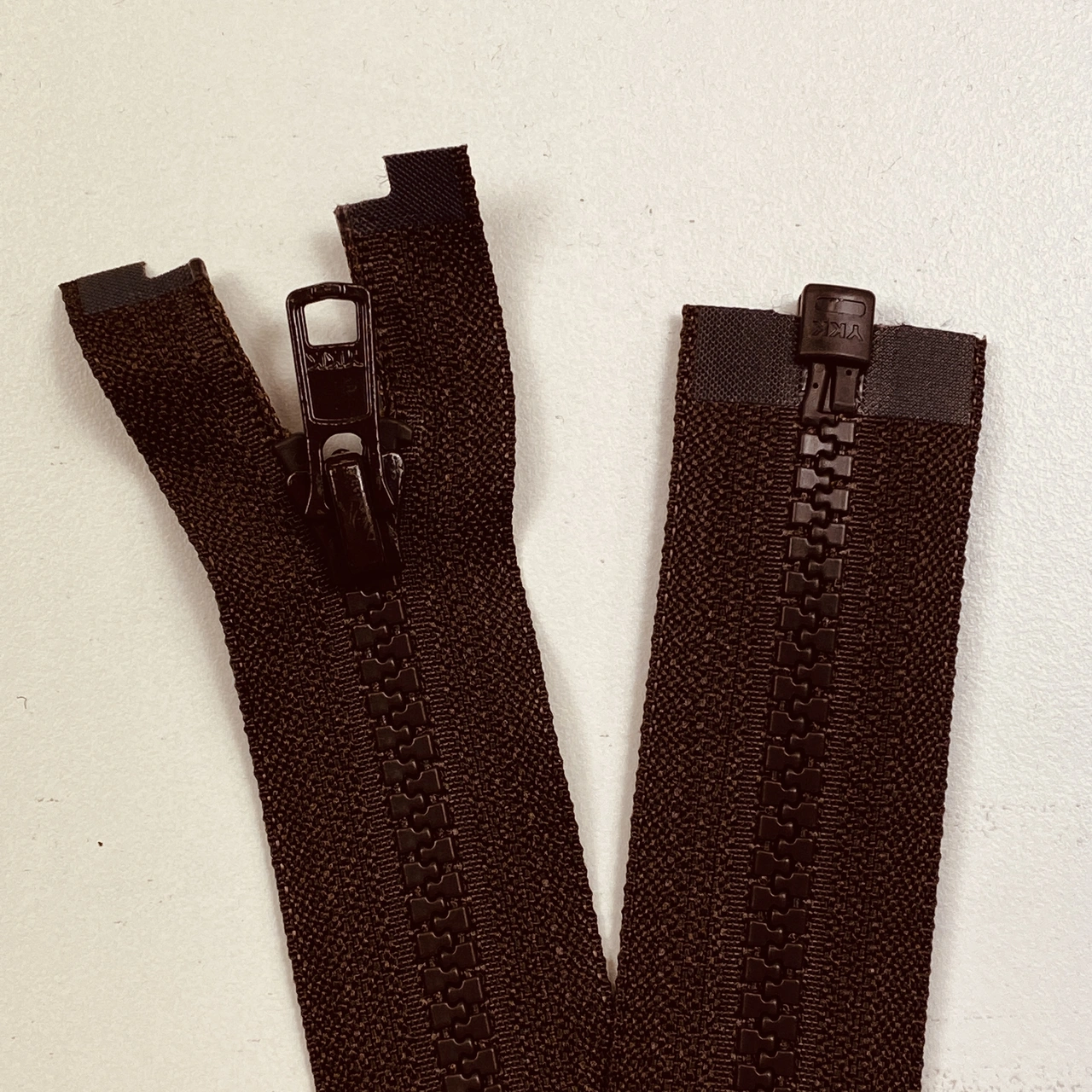 Delbara Jacklås - Brun 50cm - 75:-