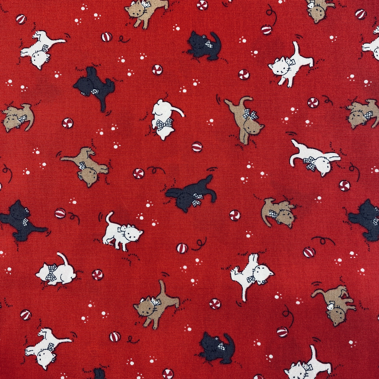 Bomullstyg ,Vävt - Millie Röd