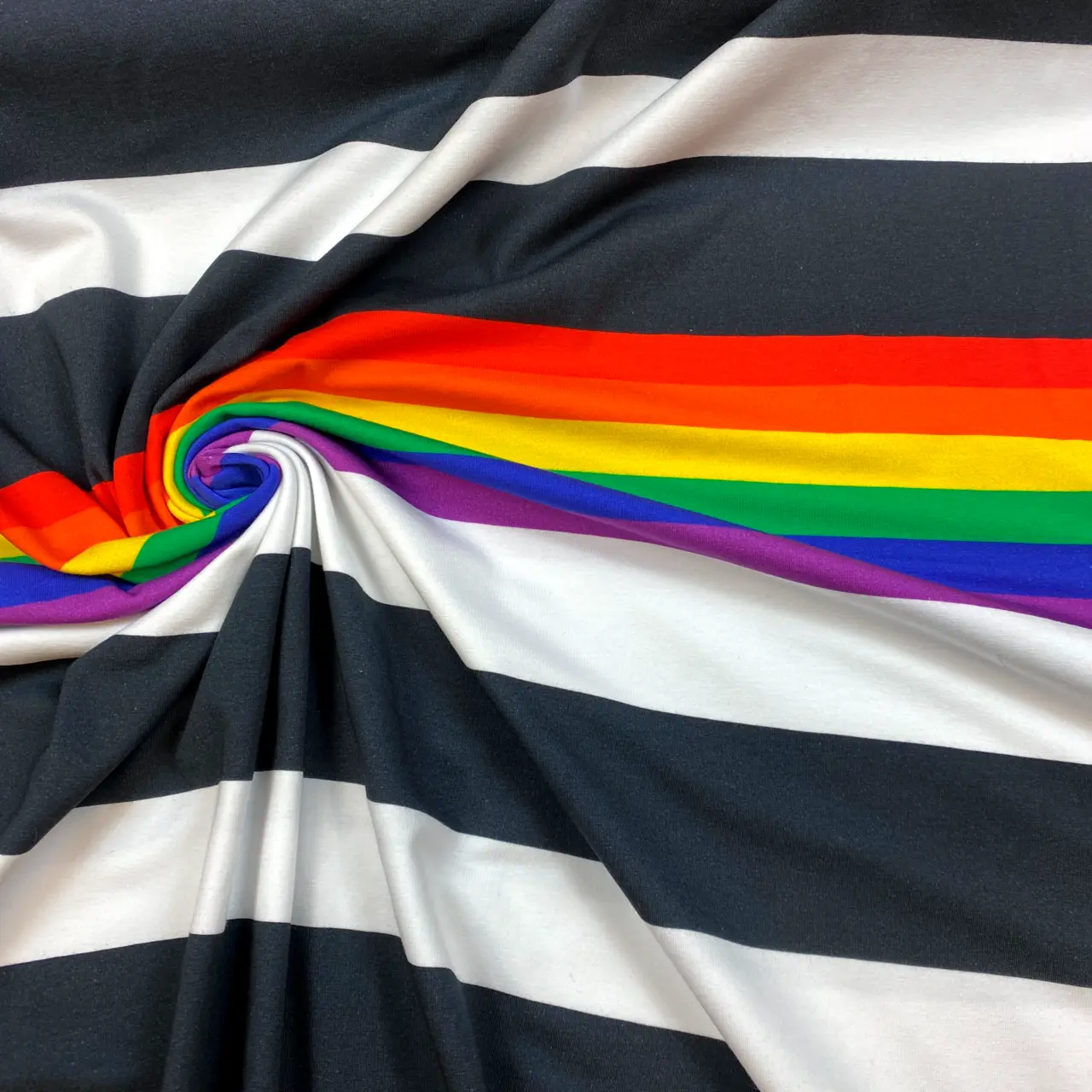 Regnbågs ränder - Trikåtyg