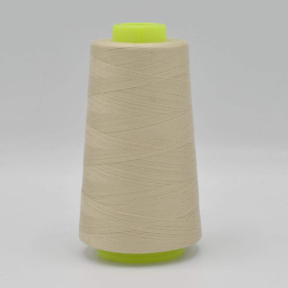 530 | Overlocktråd Zahra 4 st - Champange