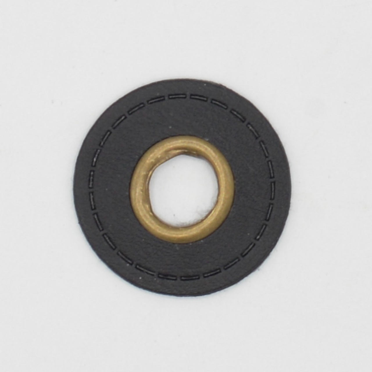 Läderlapp med öljett - Rund, Svart 8mm