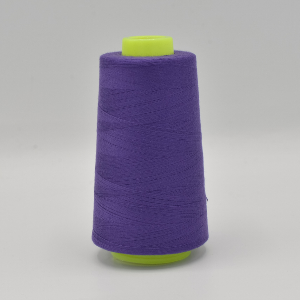 Overlocktråd Zahra  4 st - Purple