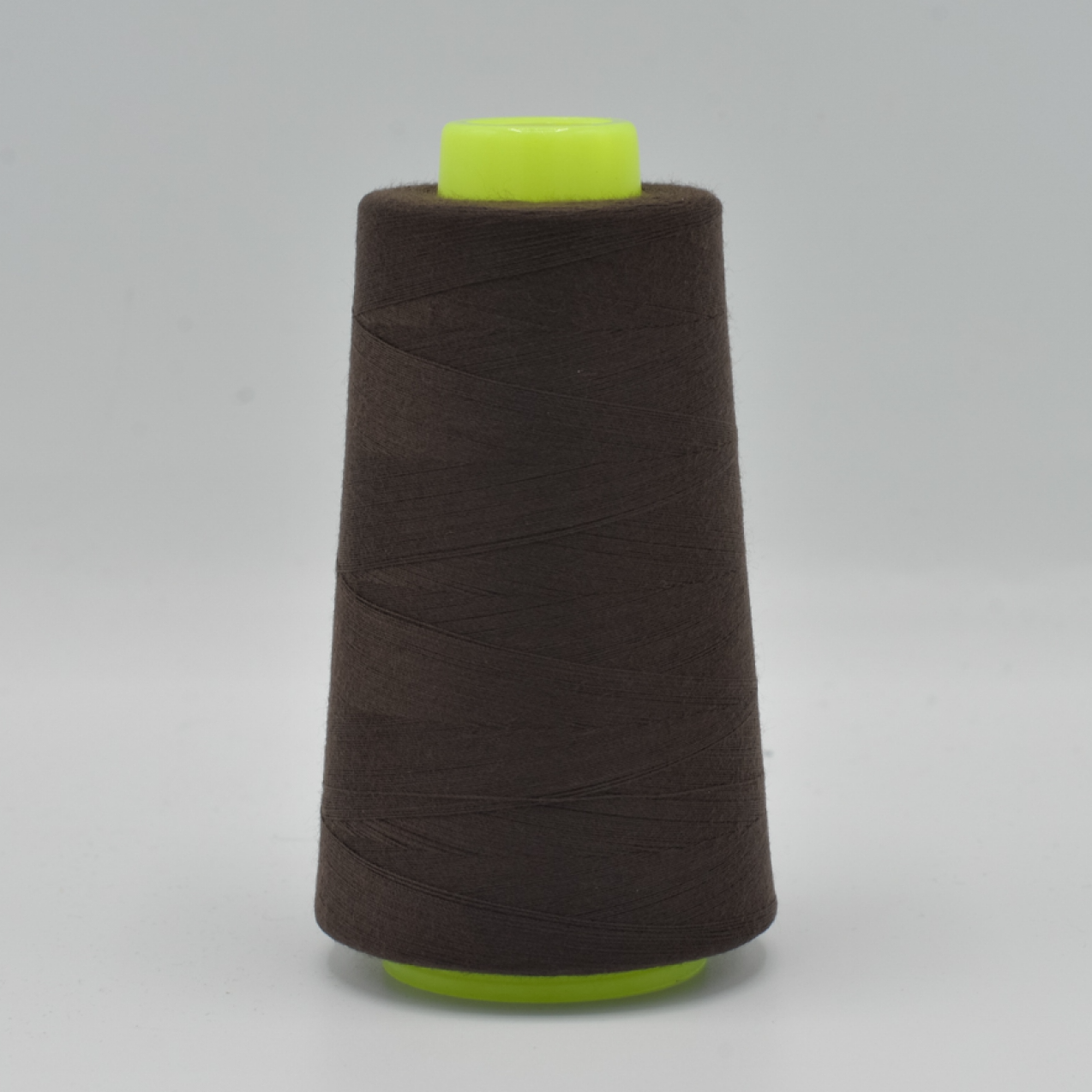 580 | Overlocktråd Zahra  4 st - Dark Brown