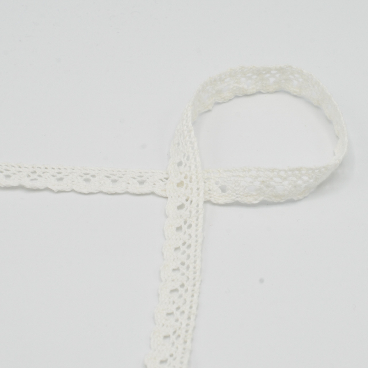 Offwhite - Virkad spets, 15mm