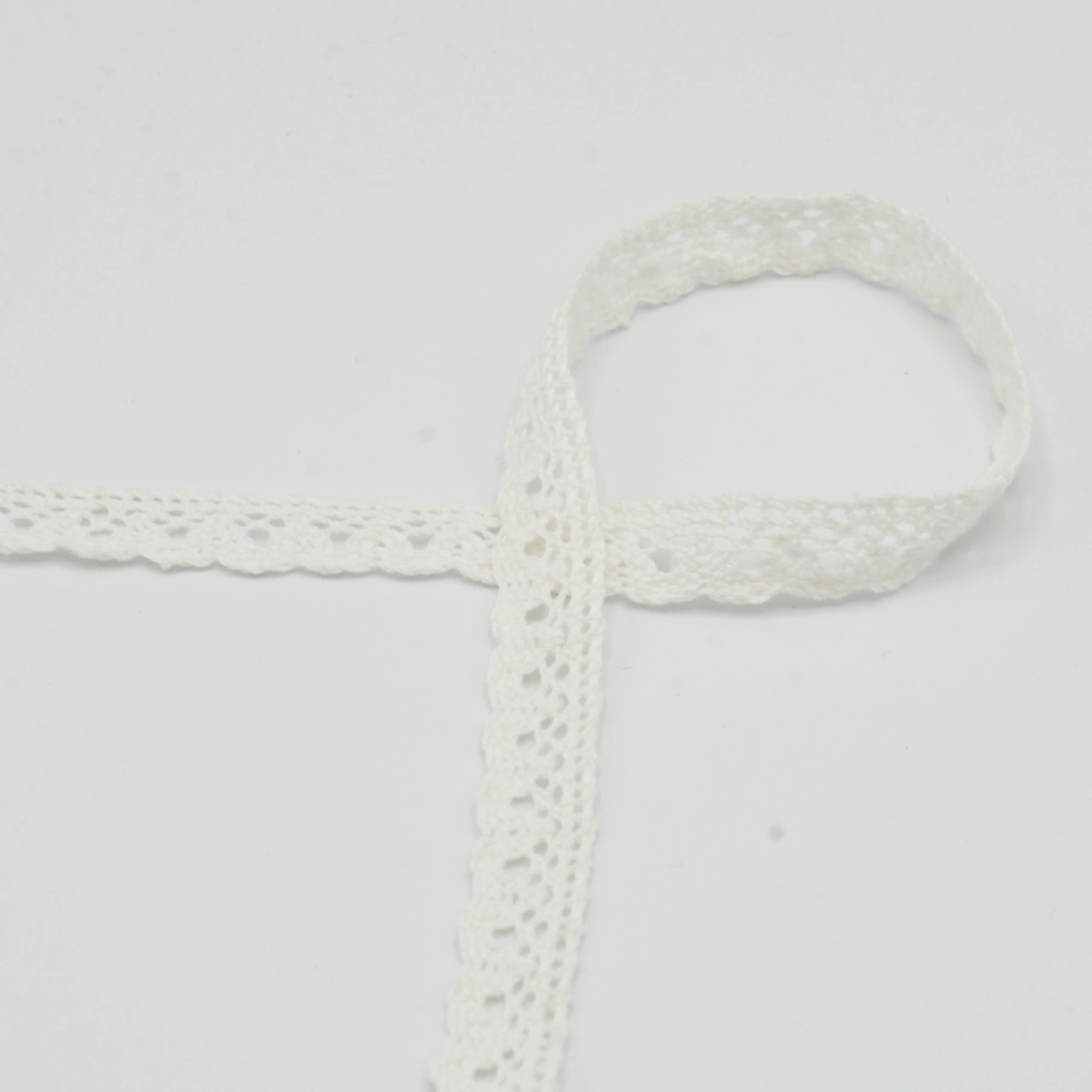 Offwhite - Virkad spets, 15mm