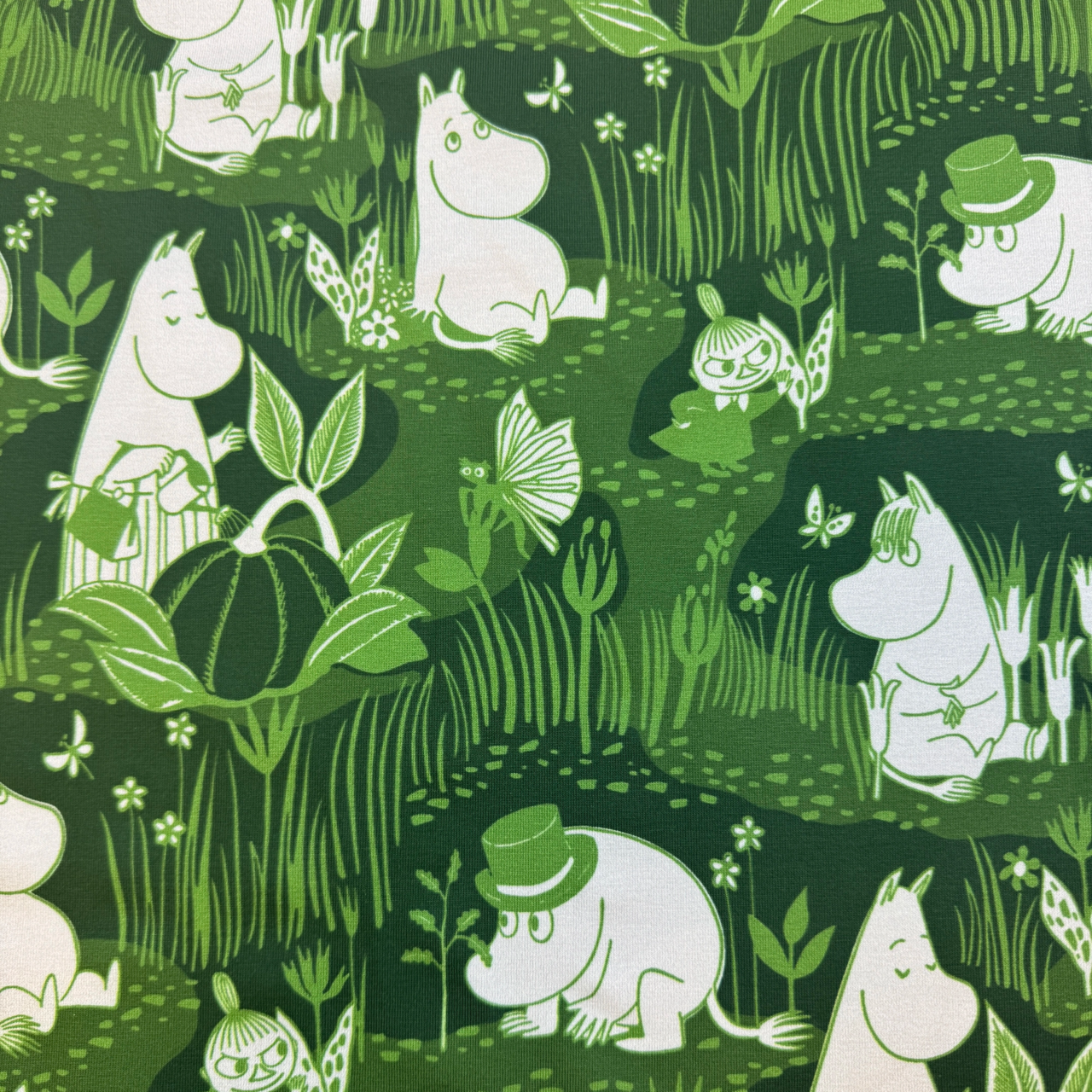 Garden Life in MomminVally, green - Moomin By ZannaZ