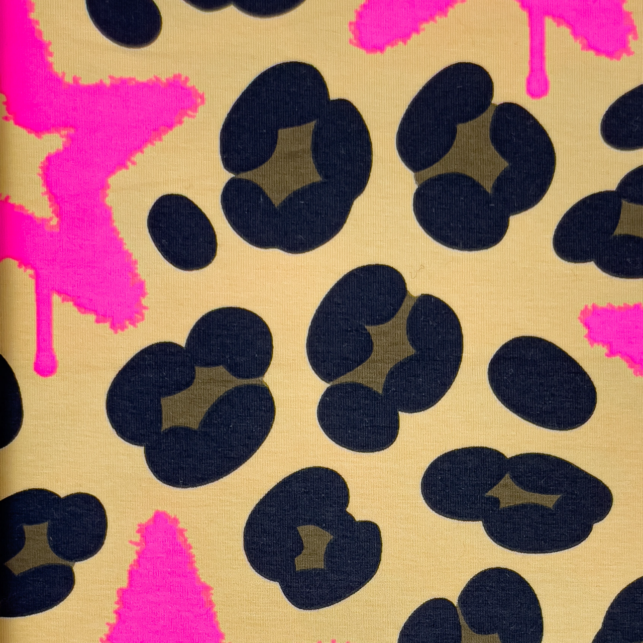 Leopard With Neon Stars, Fuchsia - Trikåtyg