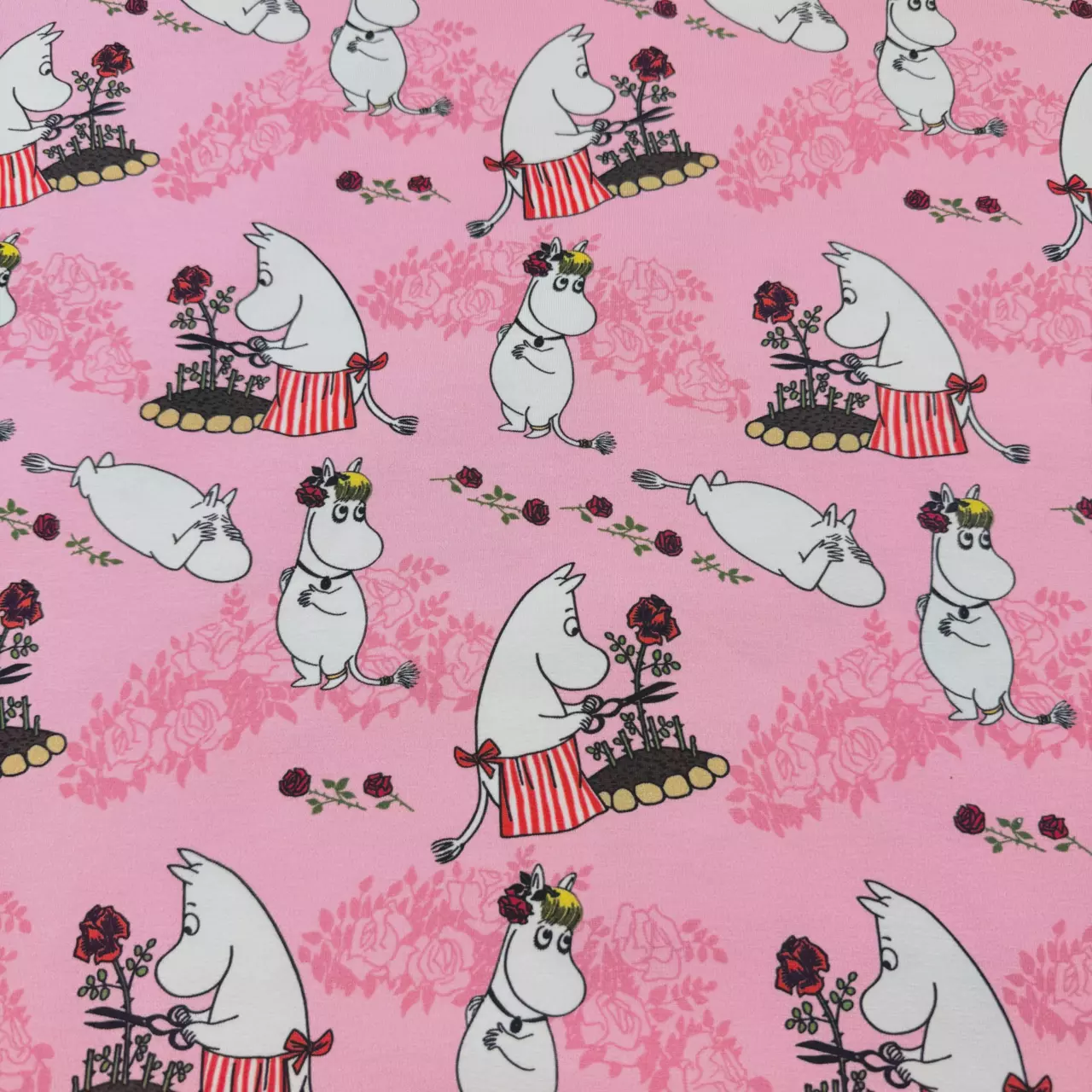 Rosenträdgård, rosa - Moomin By ZannaZ