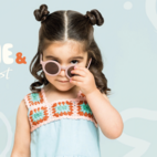 Band med virkade mormorsrutor